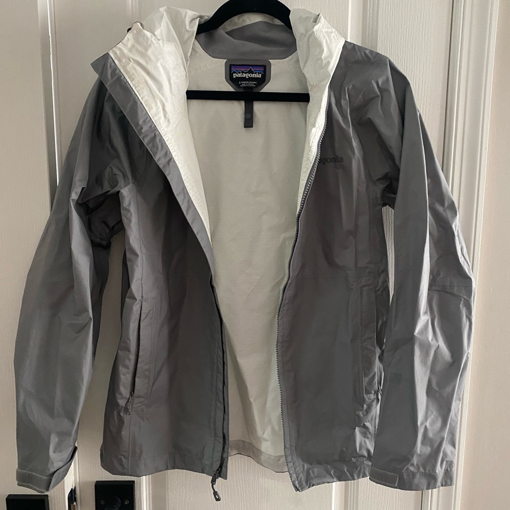 Patagonia Women’s Light Gray Hooded Raincoat